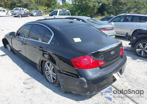 2015 Infiniti Q40 z USA, uszkodzony, nr VIN JN1CV6AP2FM502848
